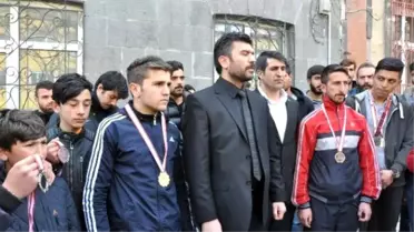 Kars'ta Kick Boksçulardan İlginç Protesto
