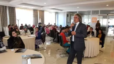 Muş'ta Öğrencilere Meslek Eğitim Konferansı