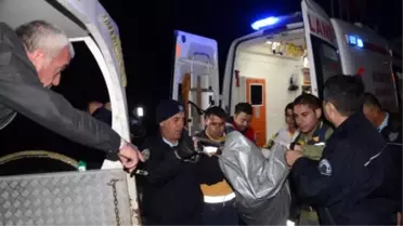 Otomobil, Üç Tekerlekli Motosiklete Çarptı: 1 Ölü, 2 Yaralı