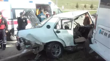 Tavşanlı'da Minibüs Otomobille Çarpıştı: 2 Ölü, 1 Yaralı