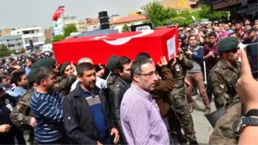 Şehit Emniyet Amirini Salihli'de 10 Bin Kişi Uğurladı