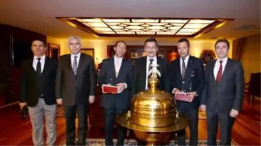 Başkan Gökçek'ten 2 Ego Şoförüne Plaket
