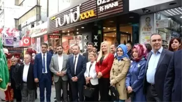 İzmit'te 3. Alışveriş Şenliği Başladı