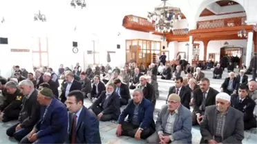 Bolvadin'de Şehit Polisler Unutulmadı