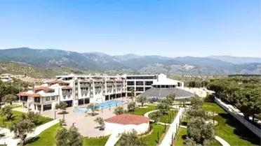 Kuzey Ege'nin İlk Uluslararası Zincir Oteli Açıldı