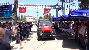 Antalya Şehit Özel Harekat Polisi Gözyaşlarıyla Son Yolculuğuna Uğurlandı