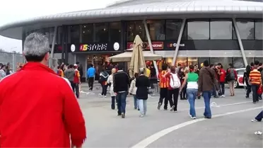 Galatasaraylı Taraftarlar, 'Kulübe Destek Olayım' Derken Dolandırıldı
