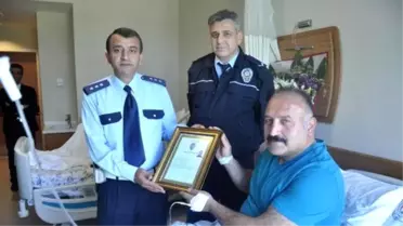 Başbakanın Övgüyle Bahsettiği İnegöllü Polise Başarı Belgesi