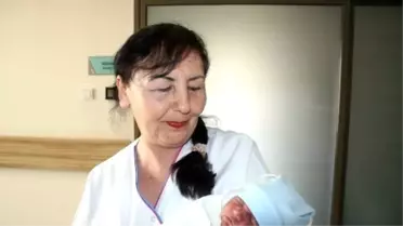 Meral Ebe Bir İlçe Nüfusu Kadar Doğum Yaptırdı