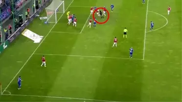 Polonya Ligi'nde Kaleci Uzatma Dakikalarında Kafayla Gol Attı