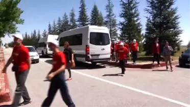 Türk Yıldızlarından Engelli Çocuklara Jest