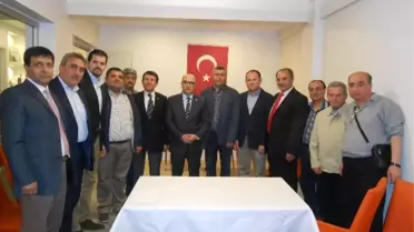 MHP'li Yönter, Eskişehir'deki Emirdağlılar Vakfına Onursal Üye Oldu