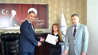 Ayvalık'ta Hızlı Okuyan Öğrencilere Sertifika