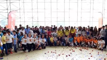 Muratpaşa'dan Amatör Spora Malzeme Desteği