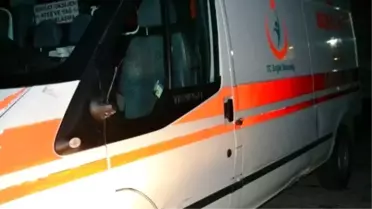 Önce Ambulansa Sonra Direğe Çarpan Motosikletli Hayatını Kaybetti