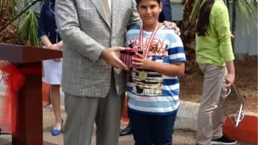Mezitli İmam Hatip Ortaokulu'nda Tübitak Fuarı