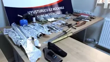 Polisle Çatışan Şüphelilerden Ele Geçirilen Malzemeler