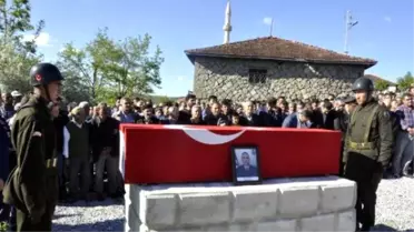 Kalp Krizi Geçiren Uzman Çavuş Toprağa Verildi