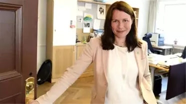 İsveç Başbakan Yardımcısı Romson İstifa Etti