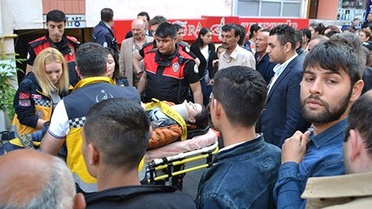 Balkondan Düşen Eşinin Arkasından Atladı
