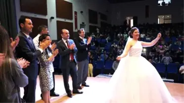 Defilenin Finali Düğün Gibi Bitti