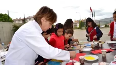 Ünlü Ressam Su Yücel, Öğrencilerle Bir Araya Geldi