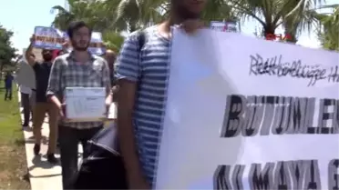 Antalya - Öğrencilerinden 'Darth Vader'li Bütünleme Eylemi