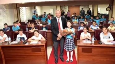 Öğrenciler Yunusemre Belediyesi'ni Tanıdı