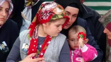 Şehit Çocuğun Anne Tesellisi Yürek Dağladı