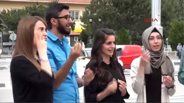 Tokat Ağızlarını Bantlayıp Engellilere Dikkat Çektiler