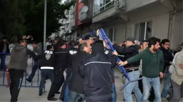 Konferans Gerginliği Arbedeye Dönüştü