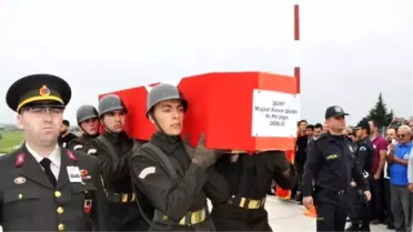 Şehit Pilot Üsteğmen Şahan'ın Naaşı Uşak'a Getirildi