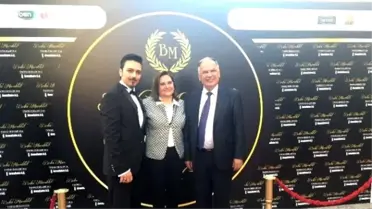 Sahne Tozu Tiyatrosu'ndan Başkan Bakıcı'ya Ödül