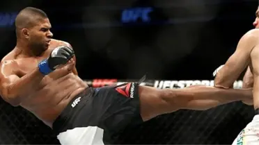 Serbest Dövüş Sanatları Maçında Overeem, Arlovski'yi Tekmeyle Yere Serdi
