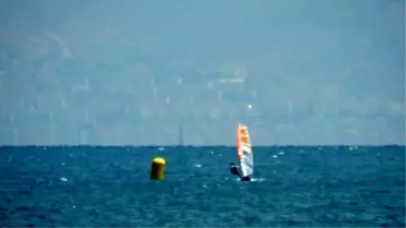 Urla'da Rüzgar Sörfü Yarışları Start Aldı