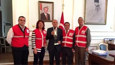Kızılay Çorlu Şubesi'nden Vali Salihoğlu'na Ziyaret