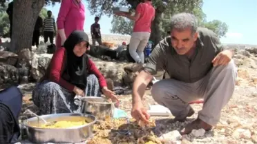 Araban'daki Gayber Türbesi Unutulmaya Yüz Tuttu
