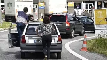 Paris'te Rafineri Bloke Edildi, Benzin Kalmadı