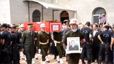 Şehit Astsubay Yıldırım'ın Cenazesi Memleketine Getirildi (2)
