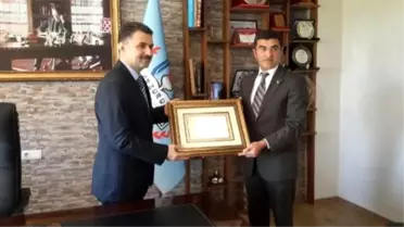 Bakan Avcı'dan Erzimder'e Teşekkür Belgesi
