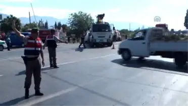 Öğrenci Servisiyle Otomobil Çarpıştı: 2 Ölü, 14 Yaralı