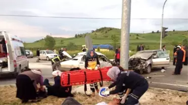 Kastamonu'da Kavşakta Zincirleme Kaza: 9 Yaralı