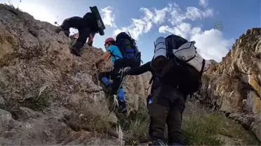 Hakkari'de Dağcılar 'Sümbül Dağı'Na Tırmandı