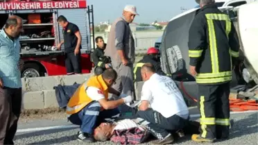 Minibüs ile Otomobil Çarpıştı: 1 Ölü, 5 Yaralı