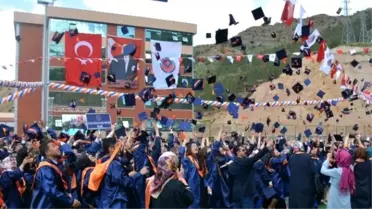 Gümüşhane Üniversitesi'nde Mezuniyet Coşkusu