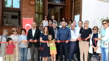 Doğan, Sanatın ve Sanatçının Dostuyuz