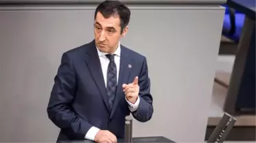 Almanya'dan Türk Kökenli Vekillere Destek Çıkışı