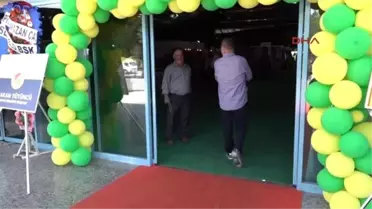 Çift Kol Nakilli Mustafa Sağır, Halaya Durdu