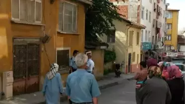Evden Kötü Koku Gelince Cesedi Bulundu
