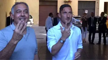 Totti Roma'yla 1 Yıl Daha Sözleşme İmzaladı